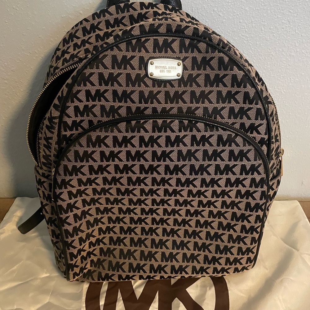 MICHAEL KORS LARGE ABBEY MONOGRAM BROWN/BLACK BACKPACK❗️NWT